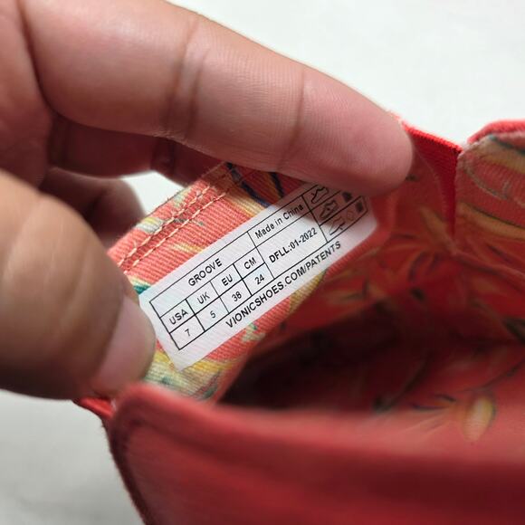 Vionic Groove Slip-On Womens 7 Coral Canvas Comfort Sneakers Casual - Picture 8 of 8